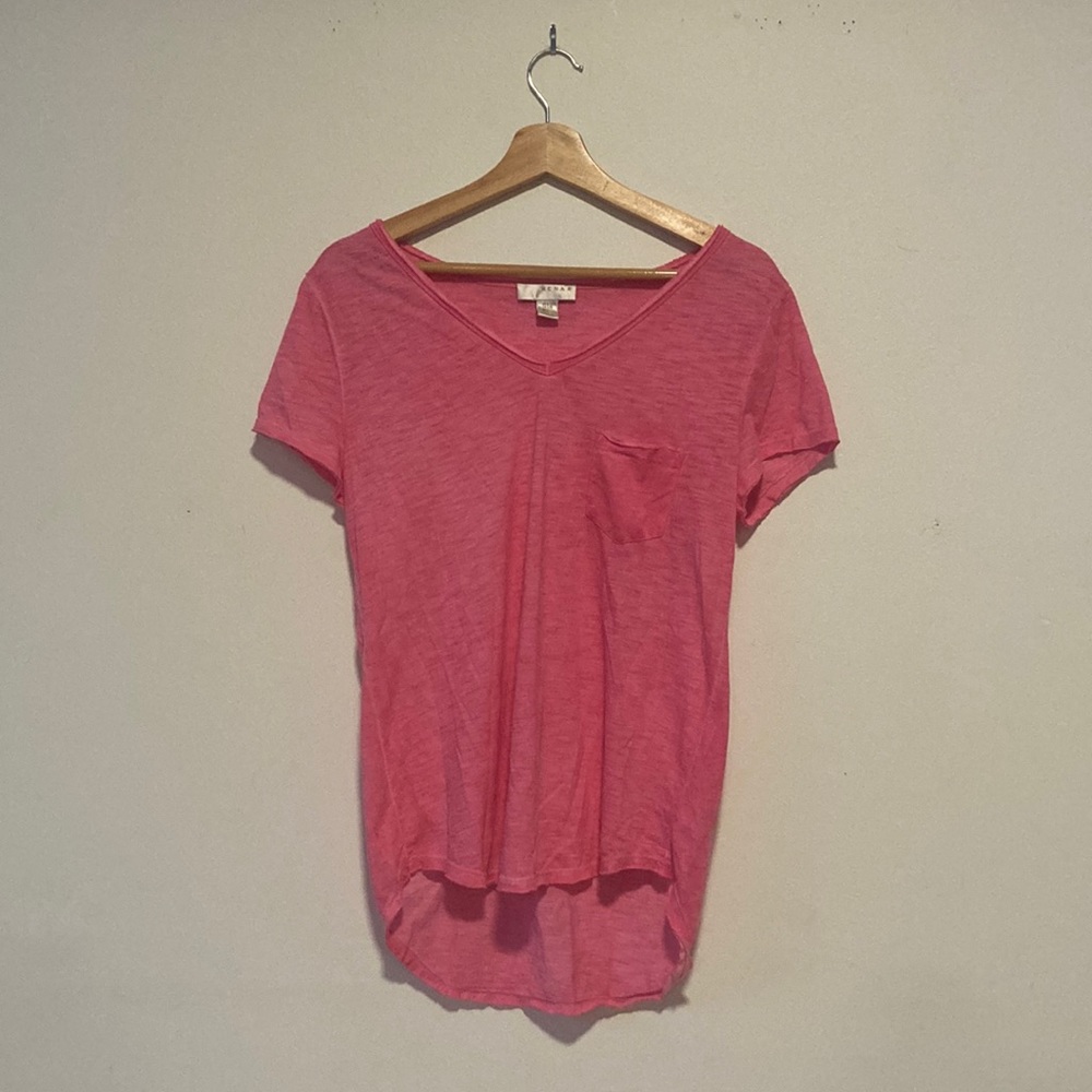 Woman’s Large Bright Pink T Shirt